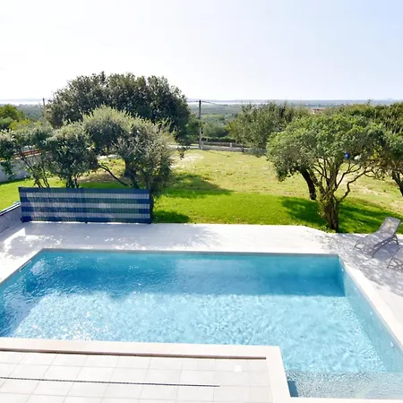 Family Friendly House With A Swimming Pool Vrana, Biograd - 22804 בית נופש ביוגראד נה מורו
